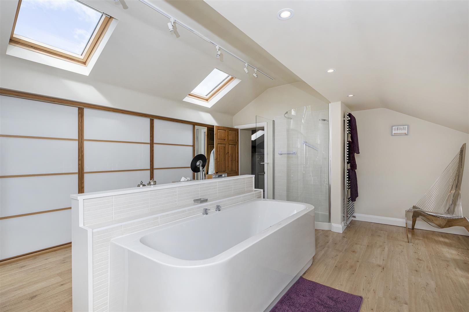 En Suite Bathroom and Dressing Area